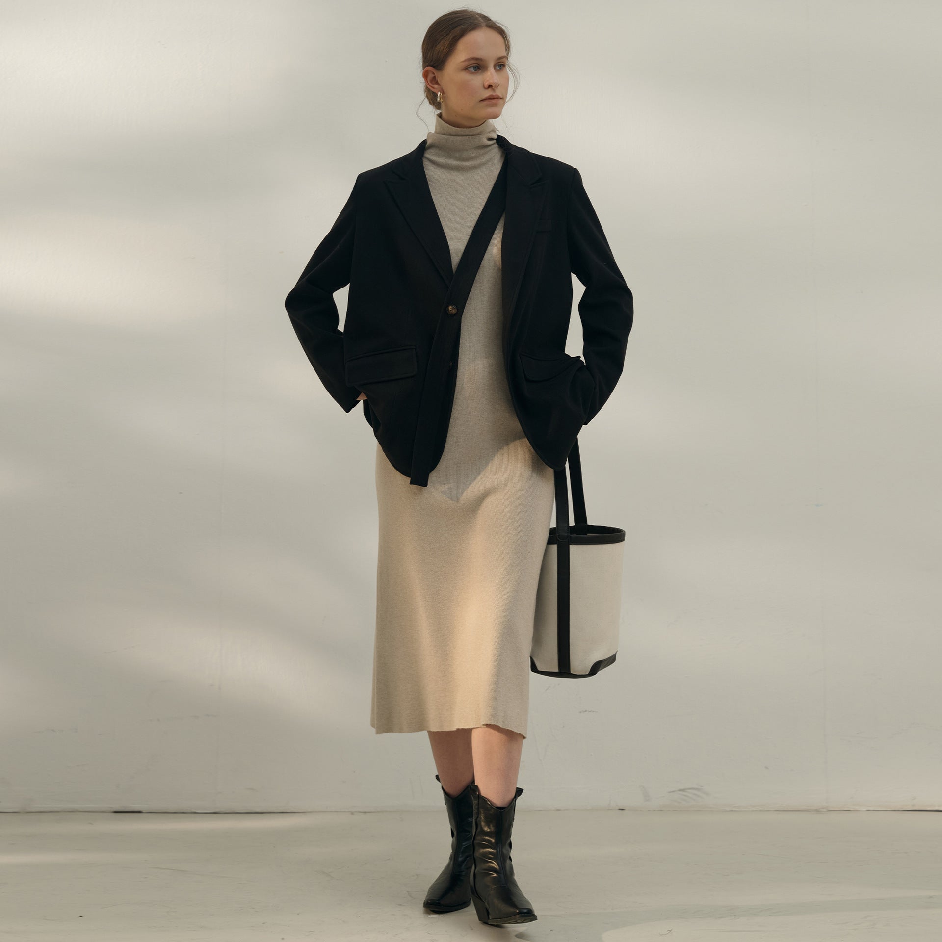 The Soft Structure Blazer – Charcoal Black